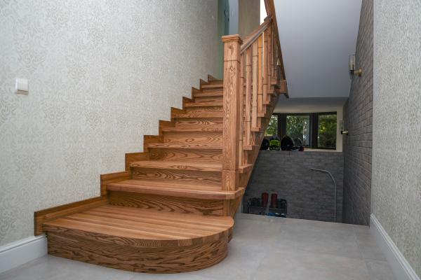 Traditional stairs, handrail, and balusters